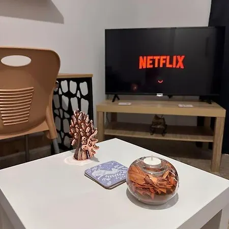 Apartamento New Renovated 1 Bedroom Flat North 5a