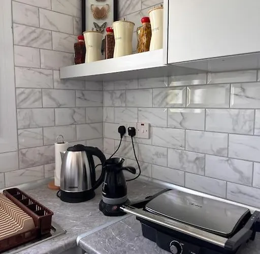 New Renovated 1 Bedroom Flat North 5a Apartamento Nicosia